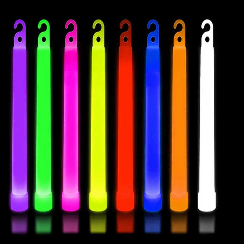 Industrial grade waterproof bulk pack ultra bright 12 hours duration glow stick 6 inch with hook for camping emergency use